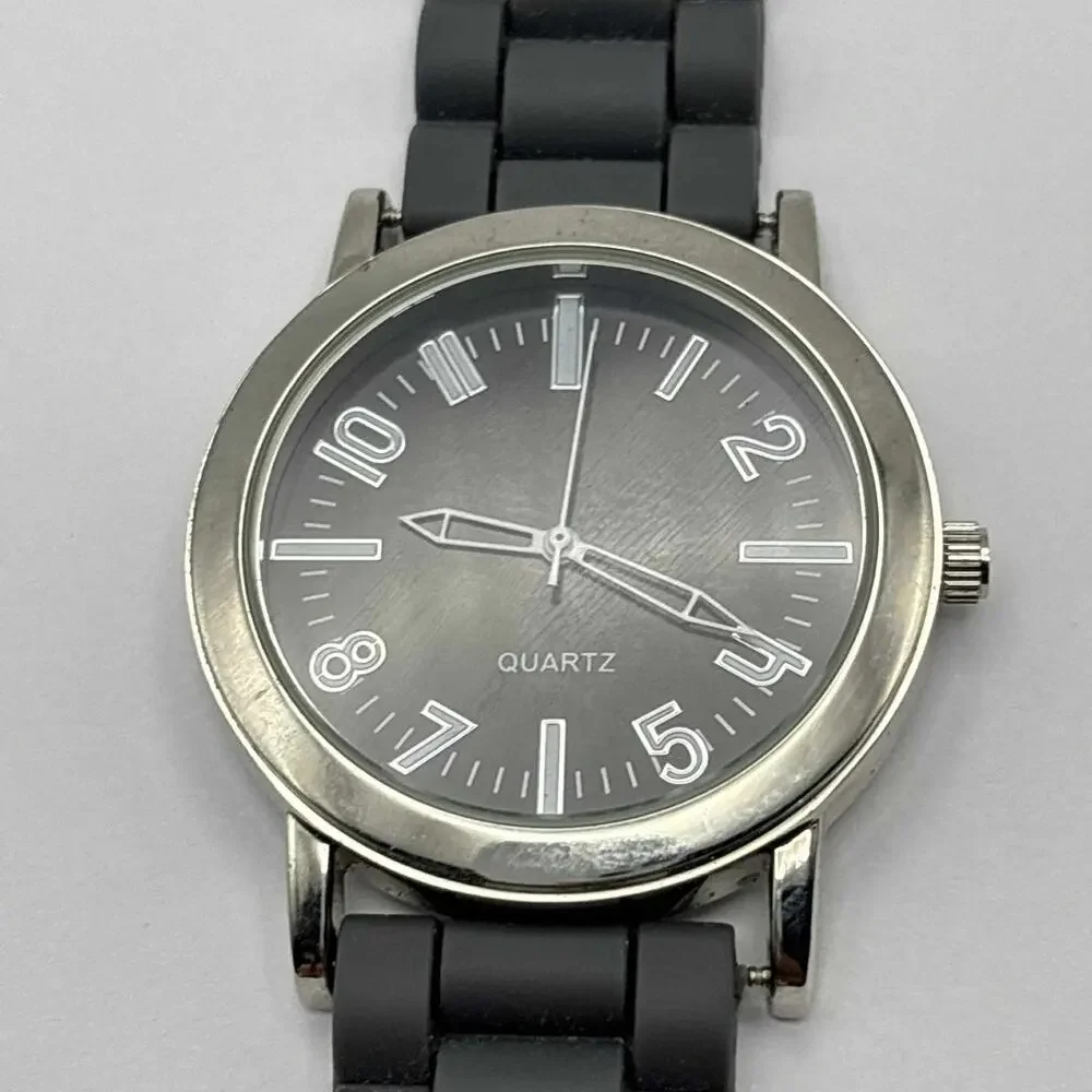 Silver & Black Retro Men's Watch